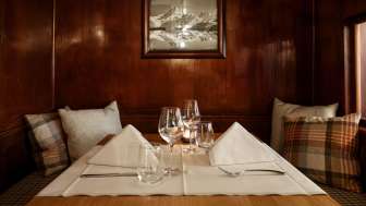 Vista exterior nocturna