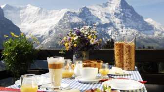 Terraza con desayuno
